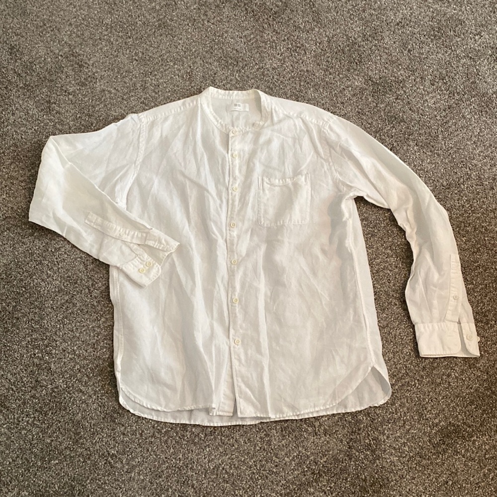 Uniqlo white round neck button shirt